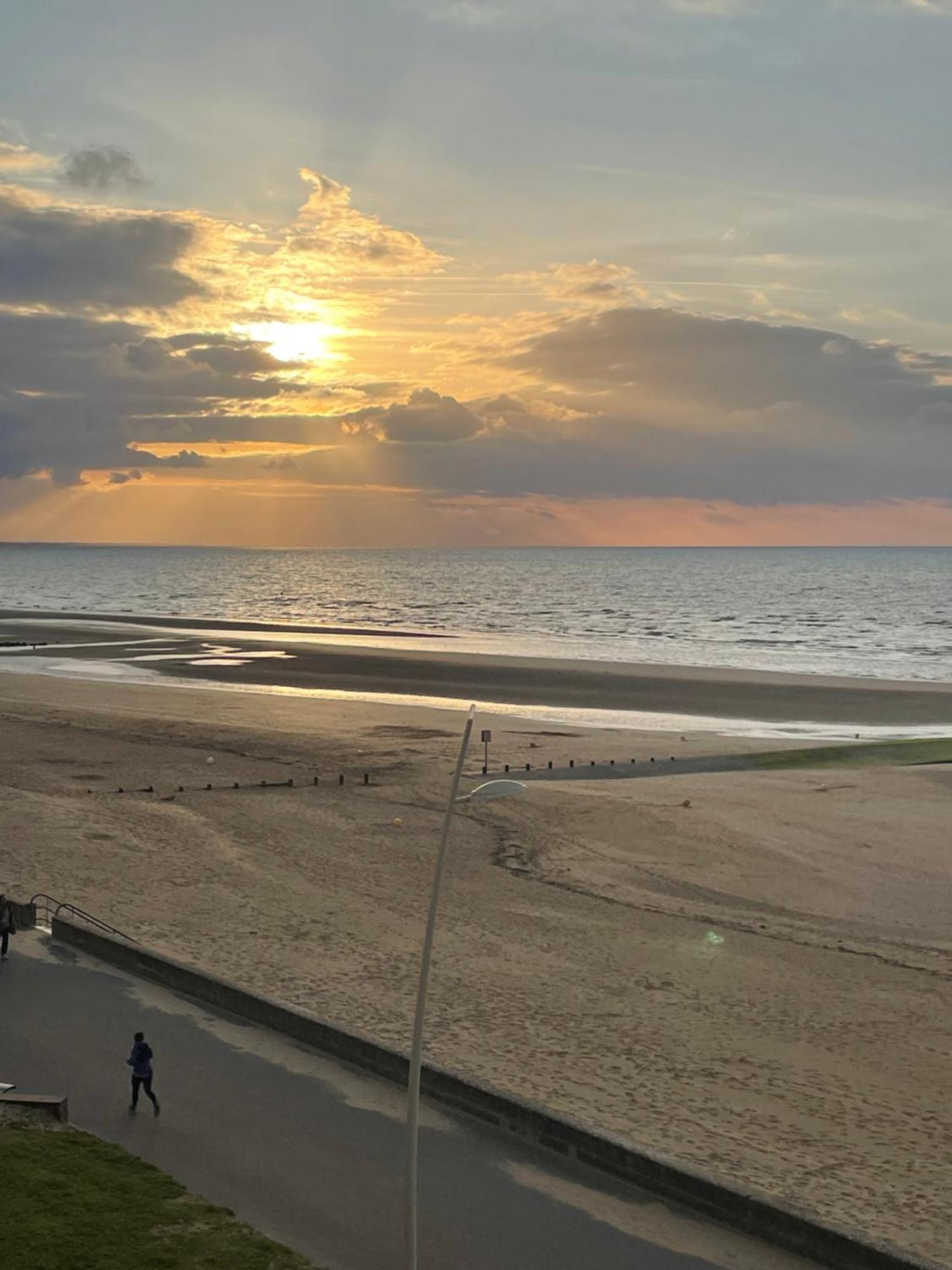 Appartement Vu Sur Mer Cabourg Esterno foto